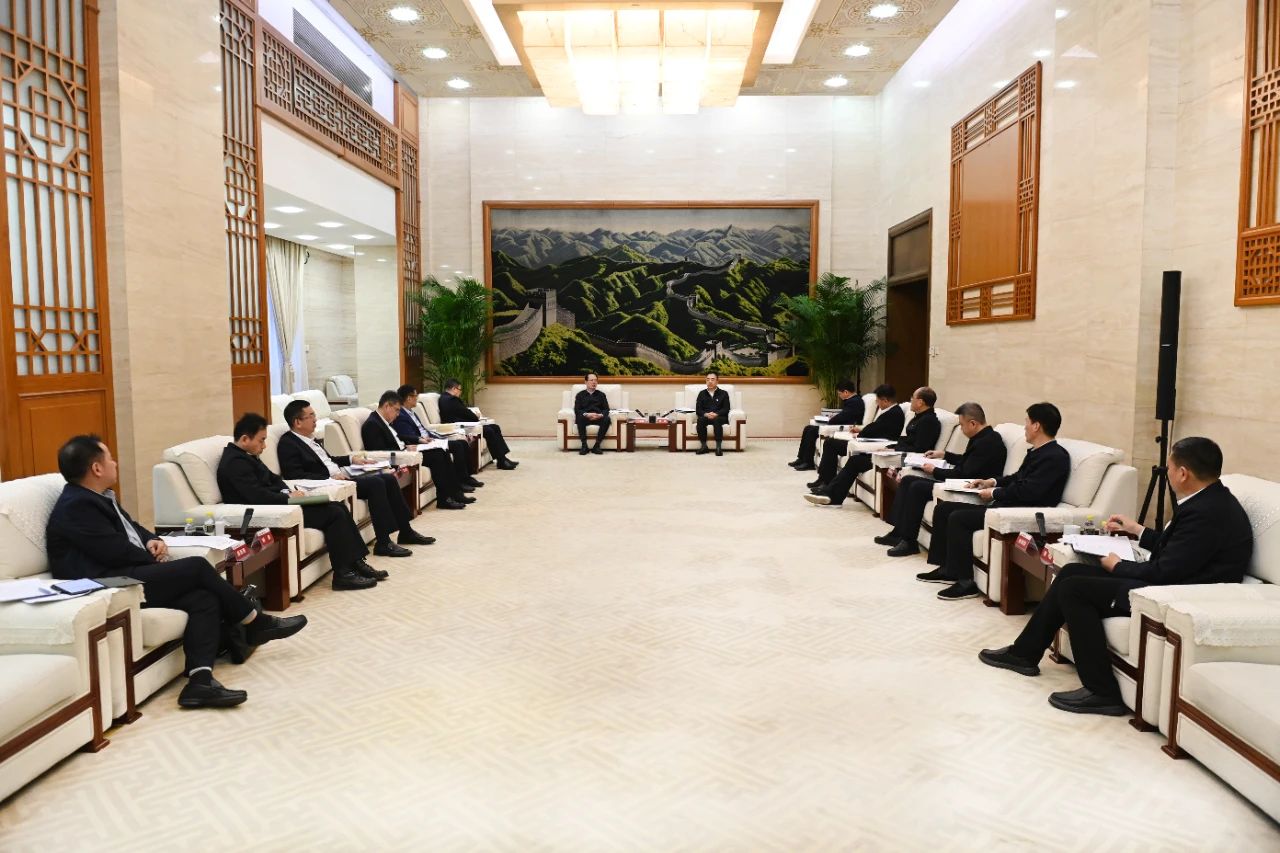 大唐集團黨組書記、董事長鄒磊與中國電建黨委書記、董事長丁焰章會談