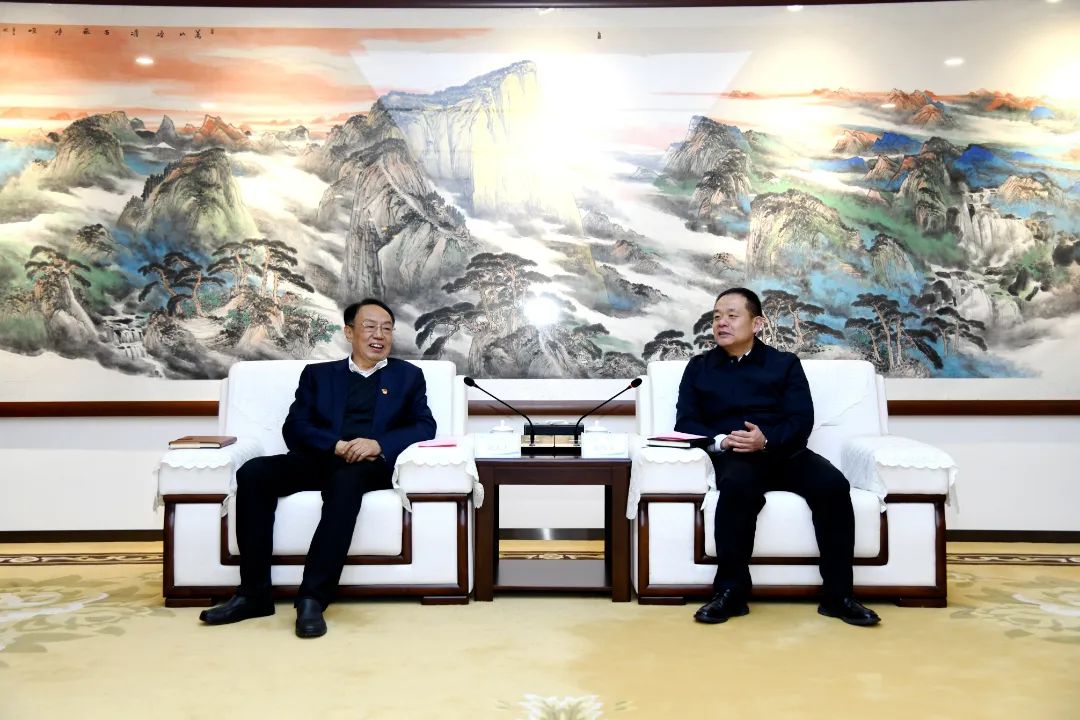 中國(guó)西電黨委書記、董事長(zhǎng)趙永志會(huì)見大唐陜西發(fā)電有限公司黨委書記、董事長(zhǎng)陳偉慶