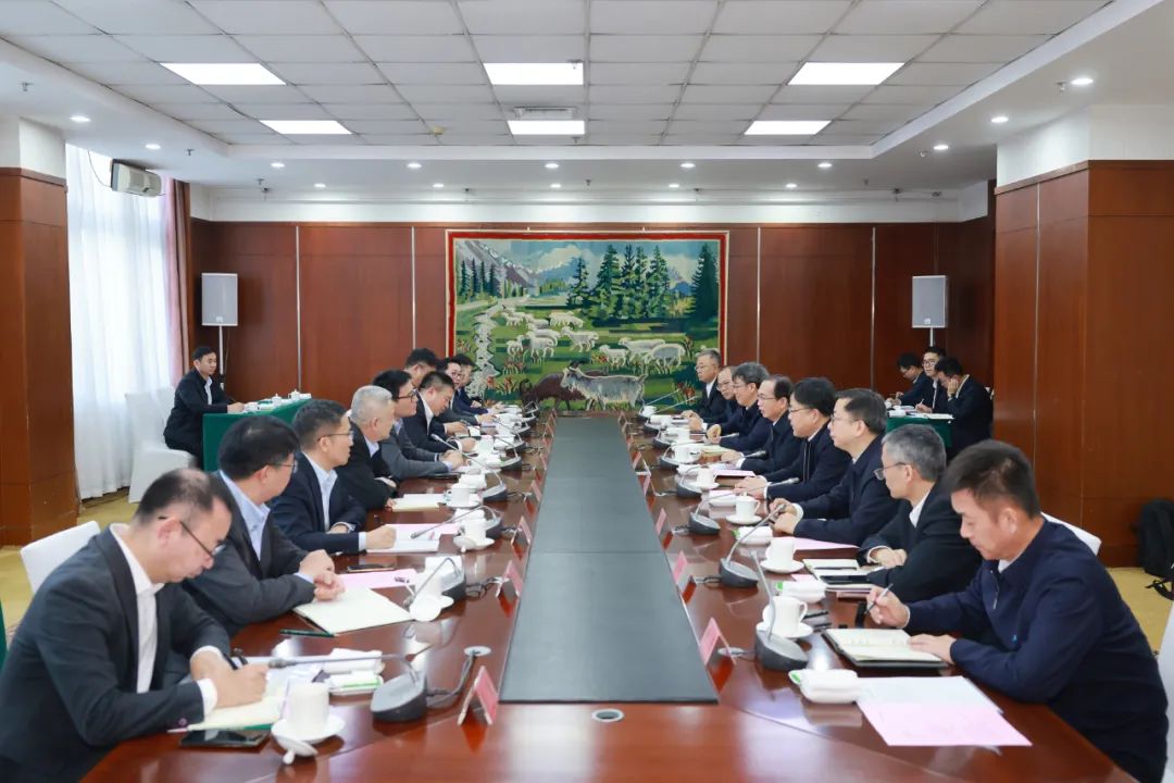 華電集團(tuán)黨組書記、董事長江毅與上海電氣黨委書記、董事長吳磊舉行會談
