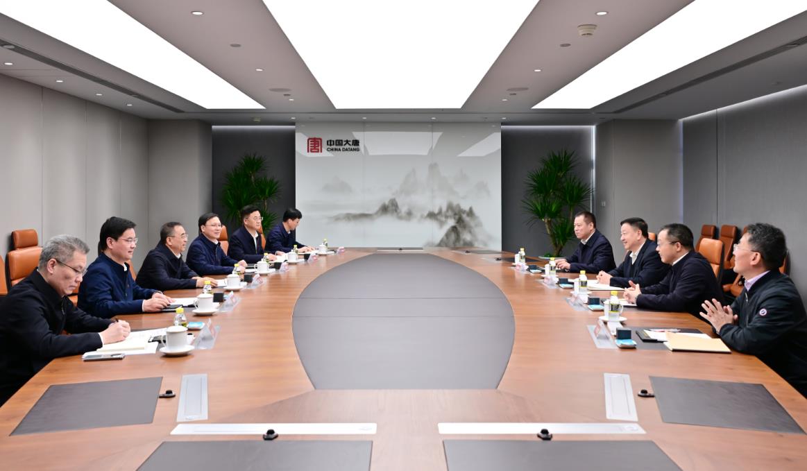 中國大唐董事長鄒磊、總經(jīng)理張傳江與中廣核董事長楊長利、總經(jīng)理高立剛會談