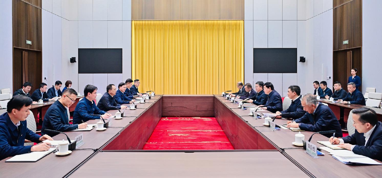 中國大唐集團董事長鄒磊、總經(jīng)理張傳江與國家電網(wǎng)董事長張智剛、總經(jīng)理龐驍剛會談