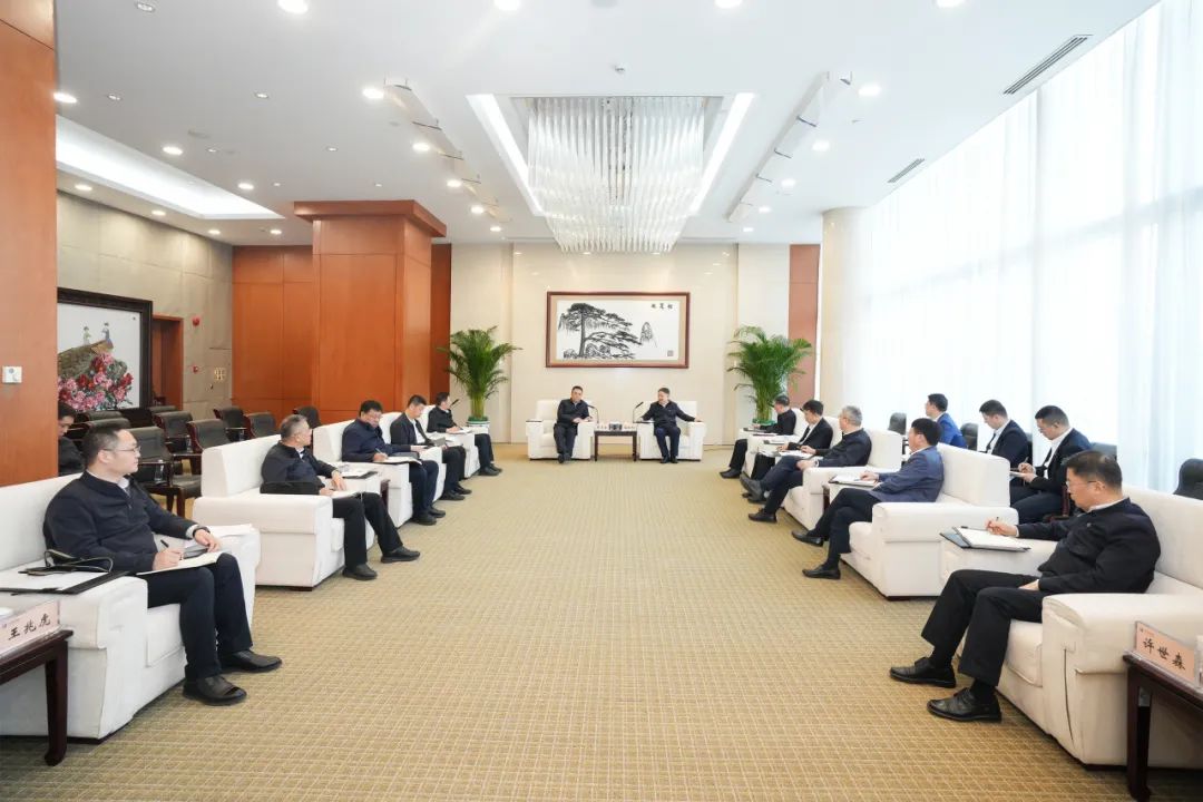 華能集團(tuán)董事長溫樞剛、總經(jīng)理張文峰會見哈電集團(tuán)董事長曹志安、總經(jīng)理黃偉