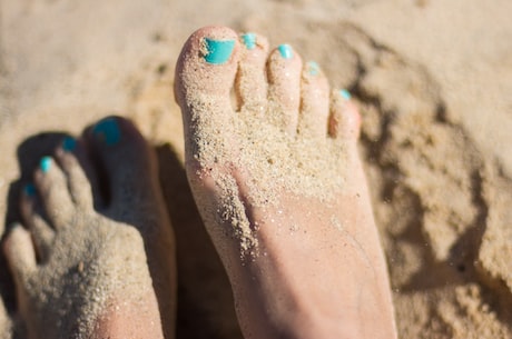 手脚出汗是什么原因？如何预防与治疗？